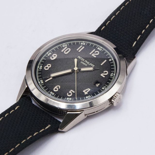 Patek Philippe Calatrava 5226G-001 Image 2